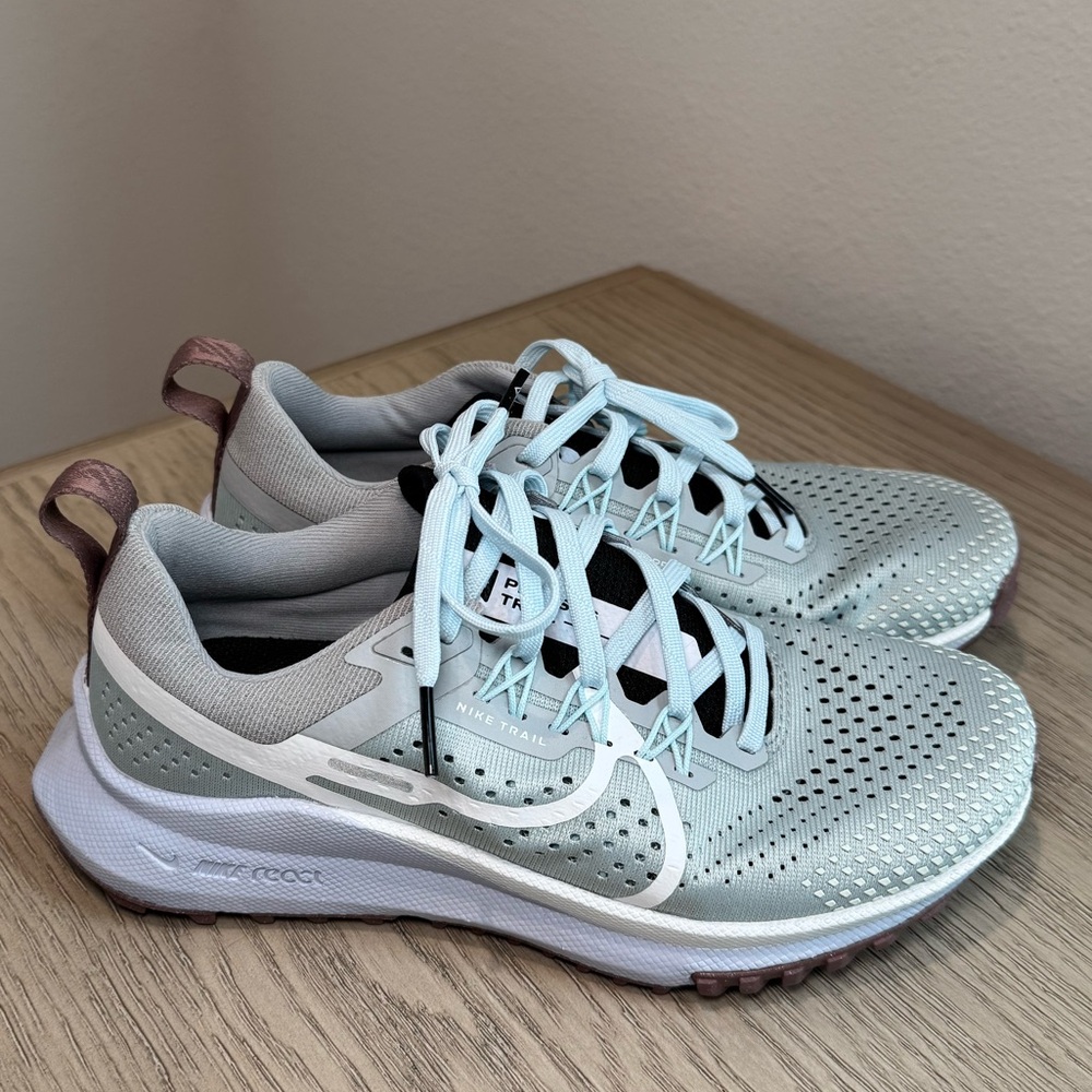 Nike React Pegasus Trail women’s size 6